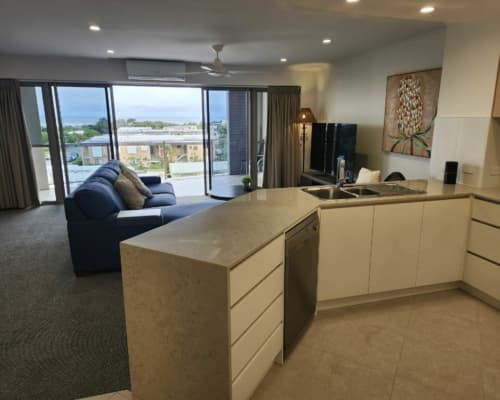 caloundra-2-bedroom-holiday-apartment(1)