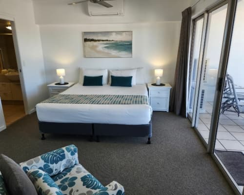 caloundra-2-bedroom-holiday-apartment(10)