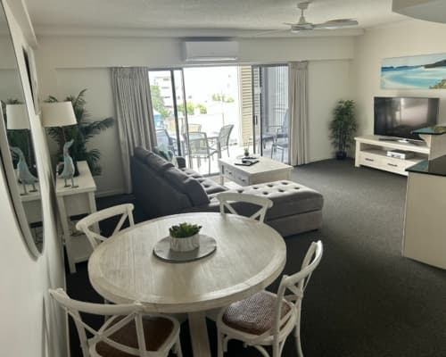 caloundra-beach-1-bedroom-holiday-accommodation(2)