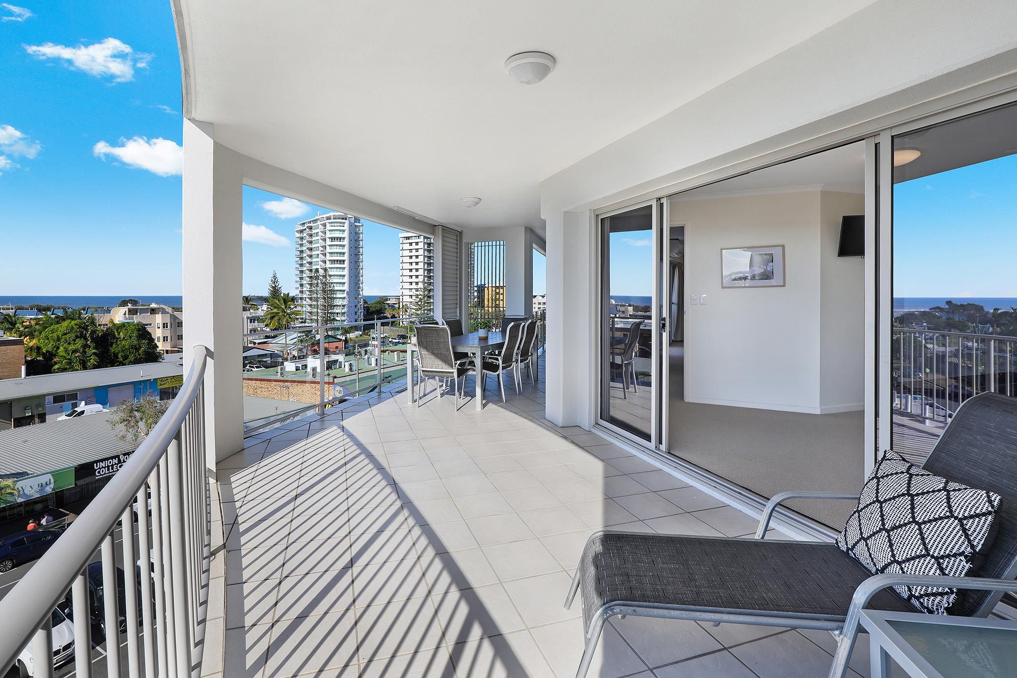 2 Bedroom Sunshine Coast Apartment Rovera Cotton Tree